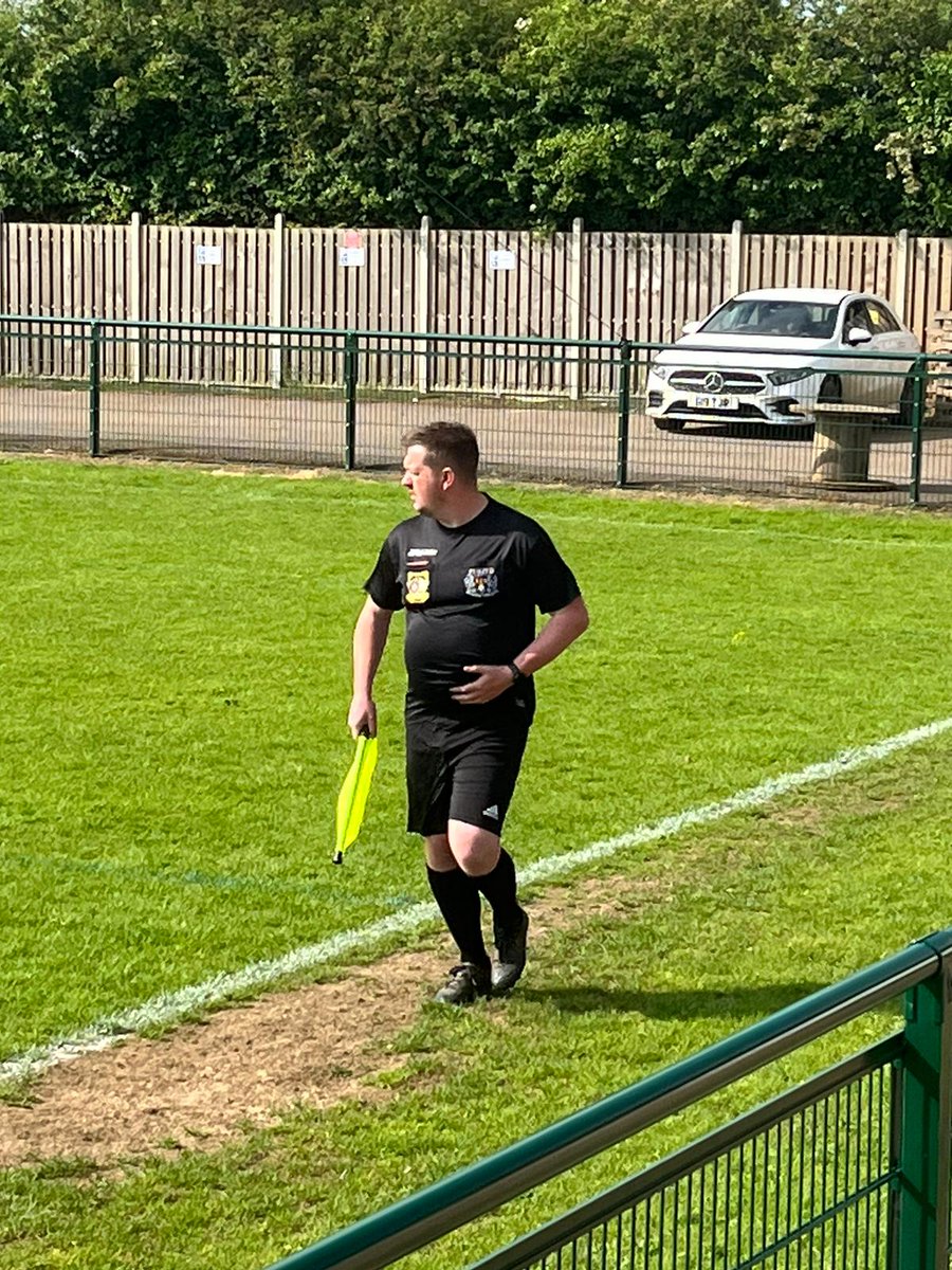 The Badger Referee (@badgerreferee) on Twitter photo What a great experience being the linesman on my first season in the <a href="/NeneLeague/">NeneSundayLeague</a> shame I'm a fat fuck who couldn't keep up! Well done Brafield and winning 2-1!! What a great experience being the linesman on my first season in the <a href="/NeneLeague/">NeneSundayLeague</a> shame I'm a fat fuck who couldn't keep up! Well done Brafield and winning 2-1!!