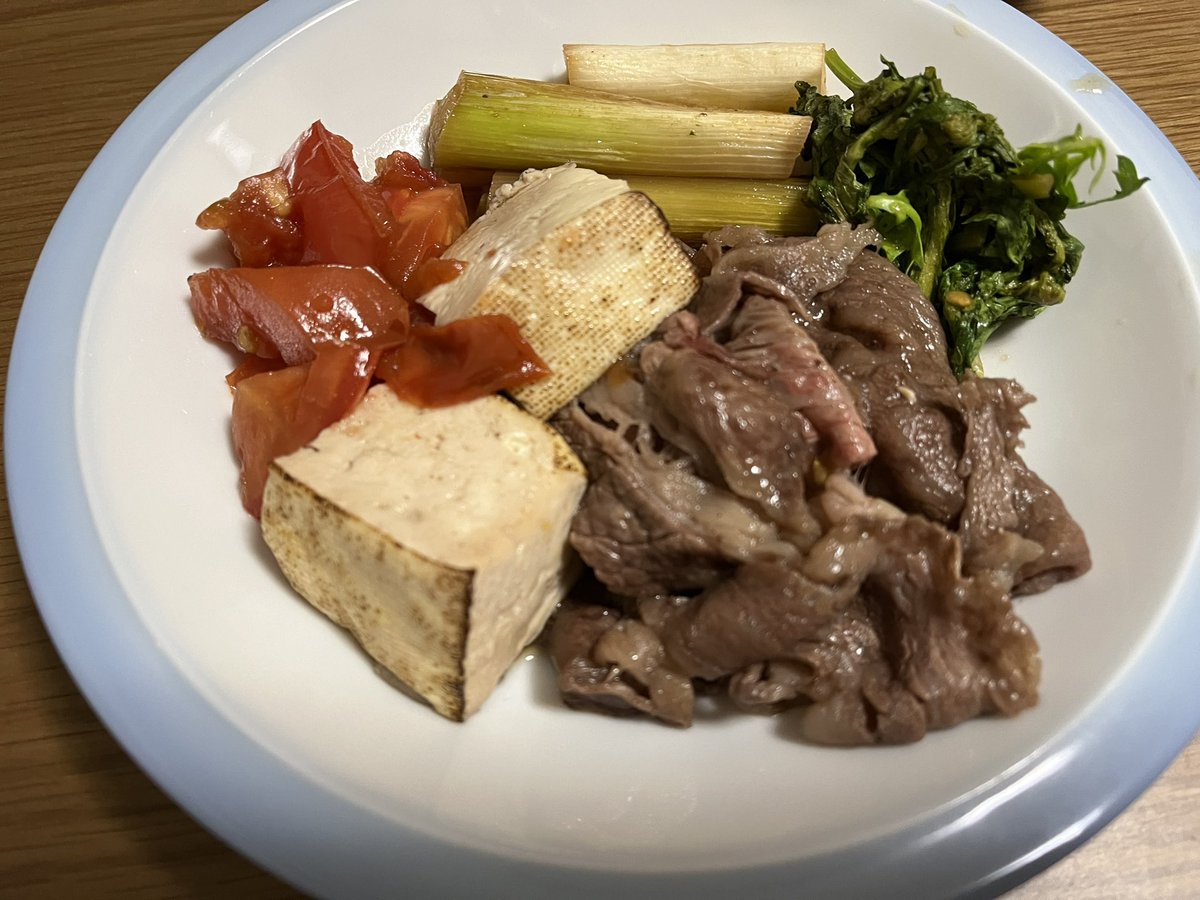 弟くんのお誕生日が近いから久しぶりに牛肉🥩✨すき焼き風（調味料に🍷ワインも入れた）