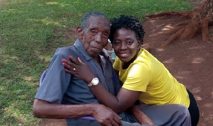 5 yrs ago today, Dad signed out at 90. Love & care 4 ur parents while they are alive because there is no healing after losing a parent! Before his passing, he told me; the man u marry is not a bank, never pressure him for money, make ur own money. I obliged! Rest in Power Tata 🙏