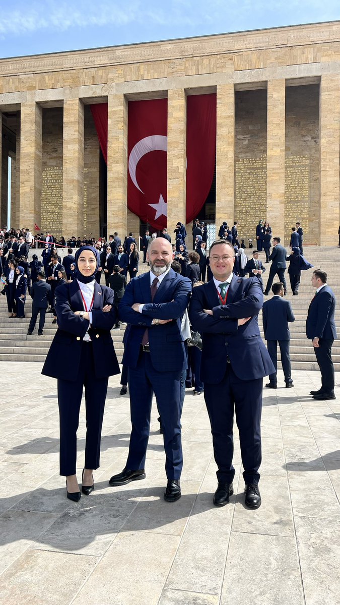 Türkiye'nin gençleri kimseye benzemez!

19 Mayıs Atatürk'ü Anma, Gençlik ve Spor Bayramımız kutlu olsun.🇹🇷

#TürkiyeninGücüGençliği
#19Mayıs
#TemsilciGençler