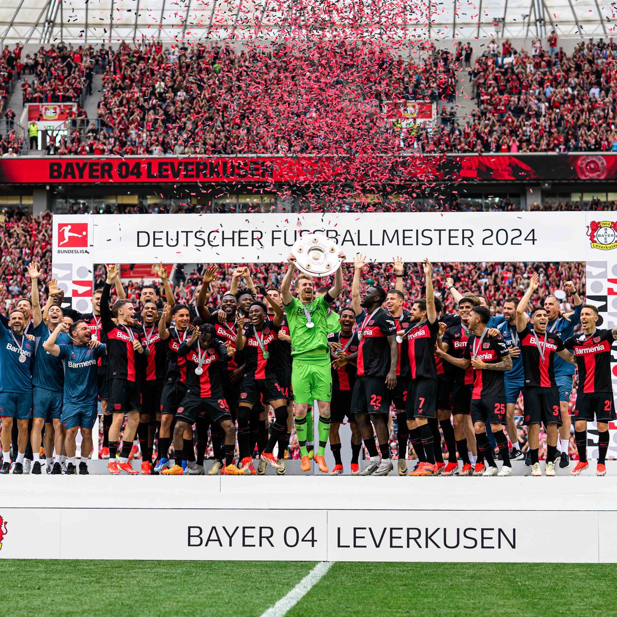 Don't worry - you'll be seeing plenty more trophy pics 😉 #DeutscherMeisterSVB #Winnerkusen