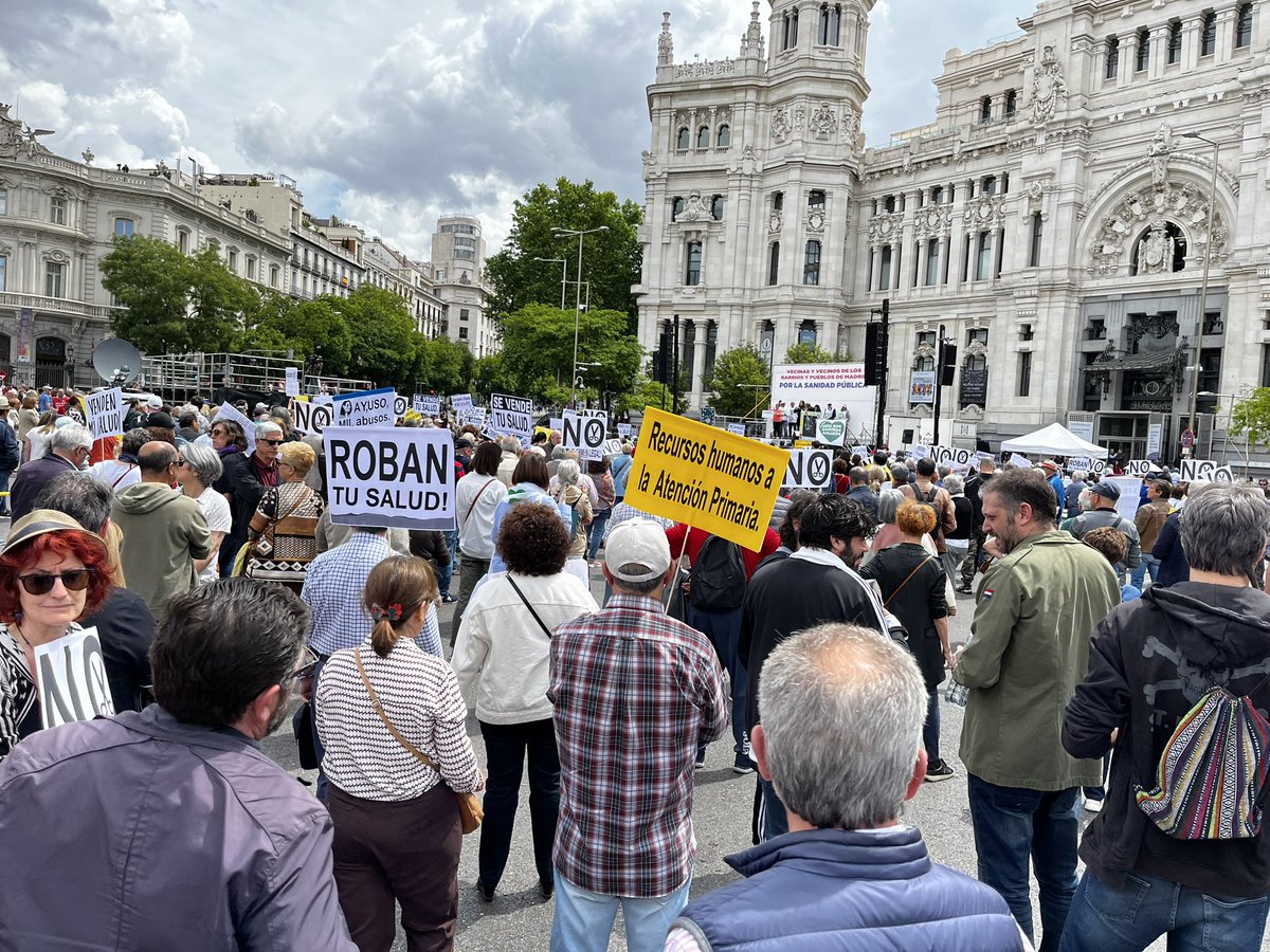 Somos personas, no mercancías. La #Sanidad es un derecho