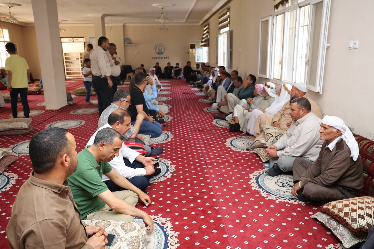 📌Şanlıurfa/Akçakale Turgut Özal Mahallesi'nde 'Efe' ailesine taziye ziyaretinde bulunduk. Merhuma Cenab-ı Allah'tan rahmet, yakınları ve sevdiklerine başsağlığı diliyorum.