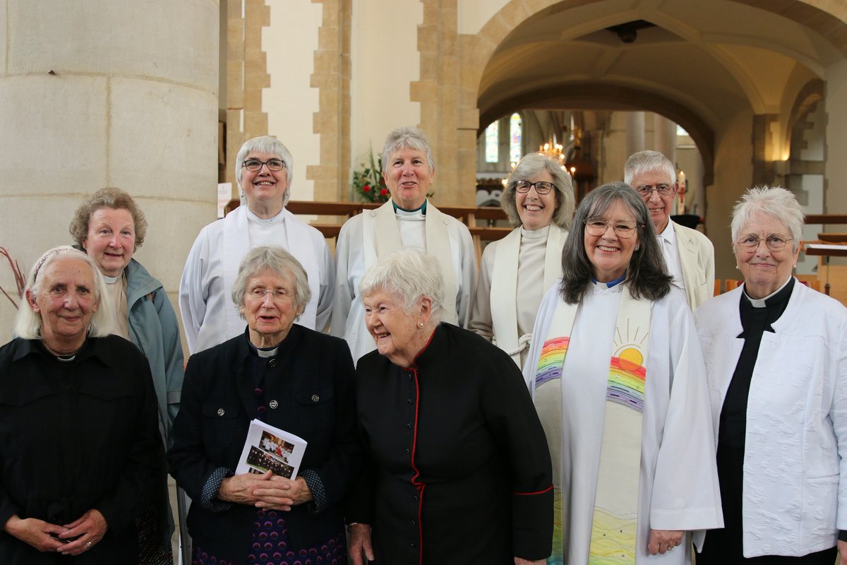 Our cathedral @PortsmouthCath hosted a celebration of 30 years of women priests, with some of those ordained in 1994 presiding together. We gave thanks for those pioneers who paved the way for women's priestly ministry across the @churchofengland. Photos: @blphotography6