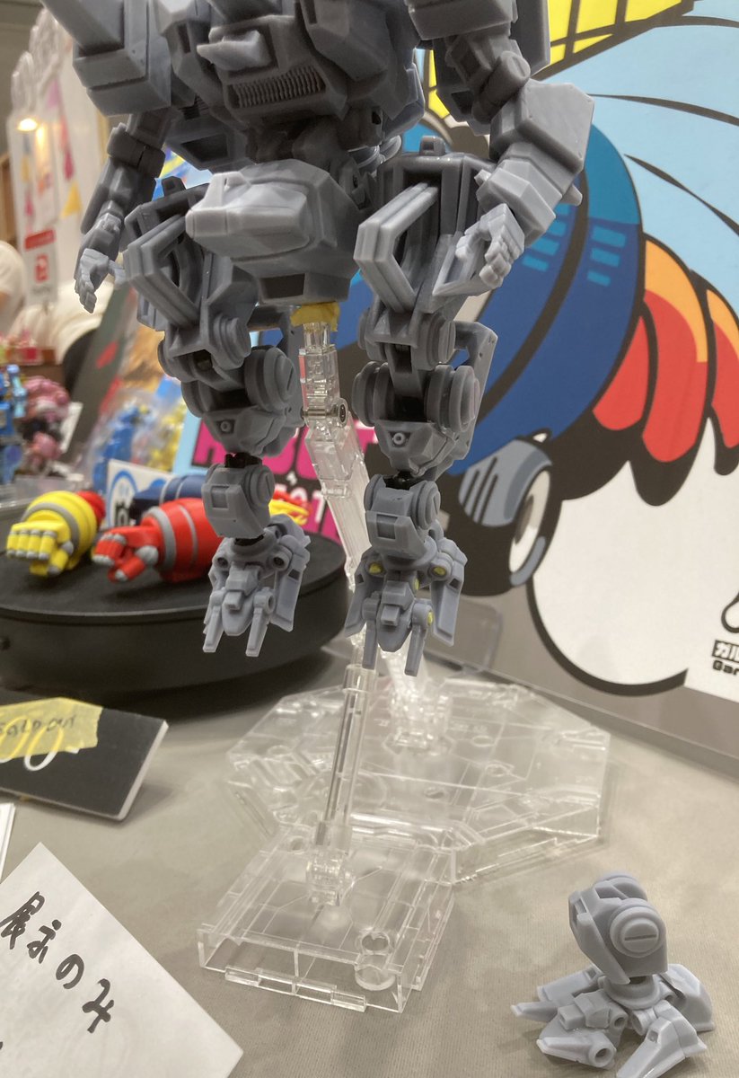 ガルガンチュアトイズ様制作のヤタガラス。
さわらせてもらいましたが個人制作のロボット玩具がどんな感じなのか知れてとても良い経験になりました。

田成享
#デザインフェスタ