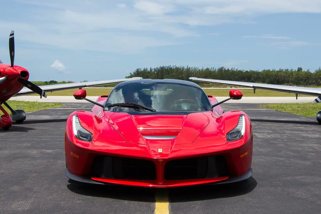 Ferrari LaFerrari .