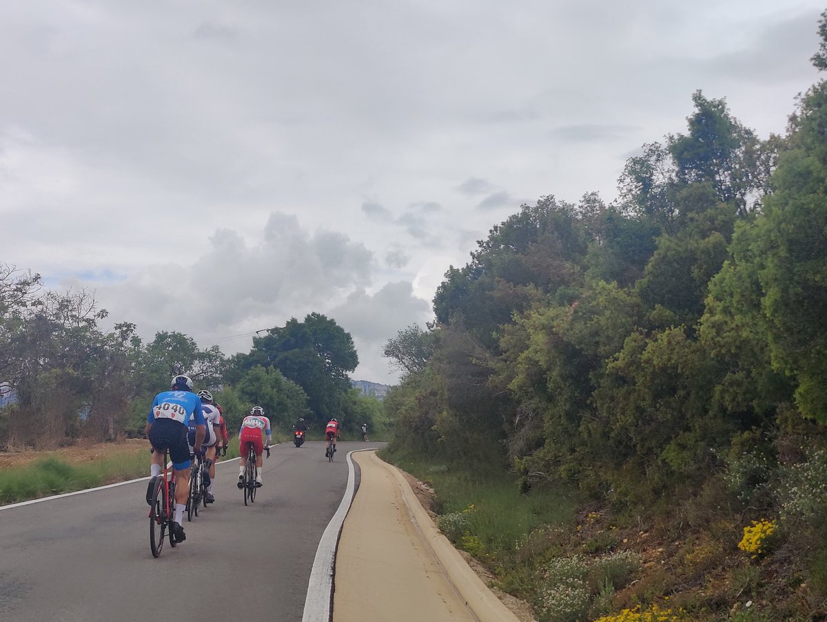 📍103km

Se distancia Iker Gomez (Quesos Albeniz) lasterketa buruan! 

#NafarroaKlasikoaNavarra