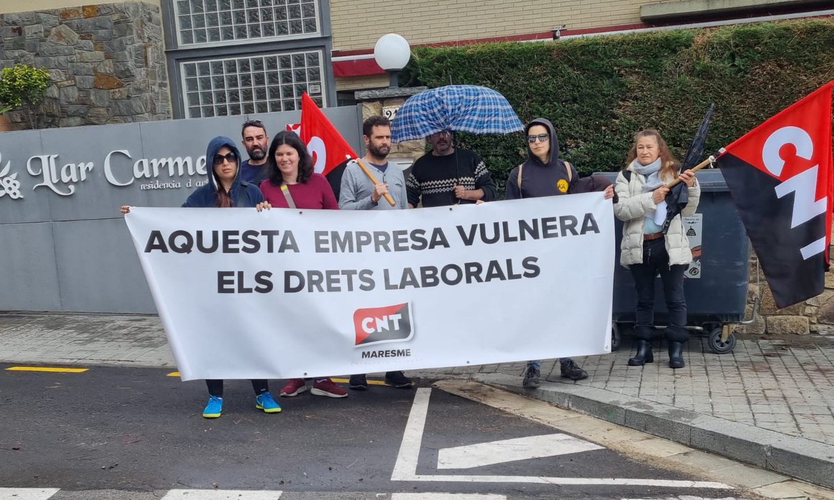 @liniaxarxa <a href="/Capgros/">Capgròs</a> <a href="/laclaumaresme/">La Clau</a> <a href="/Radio_Marina/">Ràdio Marina</a> <a href="/pddmediaoficial/">Premià de Dalt Mèdia Oficial</a> <a href="/PremiaMedia_/">Premià Mèdia</a> <a href="/revistamaresme/">Revista del Maresme</a> <a href="/CNTMaresme/">CNT Maresme</a> <a href="/CNTCatalunya/">CNT Catalunya-Balears</a> <a href="/IntervencioCNT/">CNT Intervenció Social</a> Concentració informativa davant la residencia Llar Carme de #PremiàdeDalt 
Encara que reconèixen la improcedencia de l'acomiadament,  lluitem per la reincorporació de la treballadora acomiadada.
