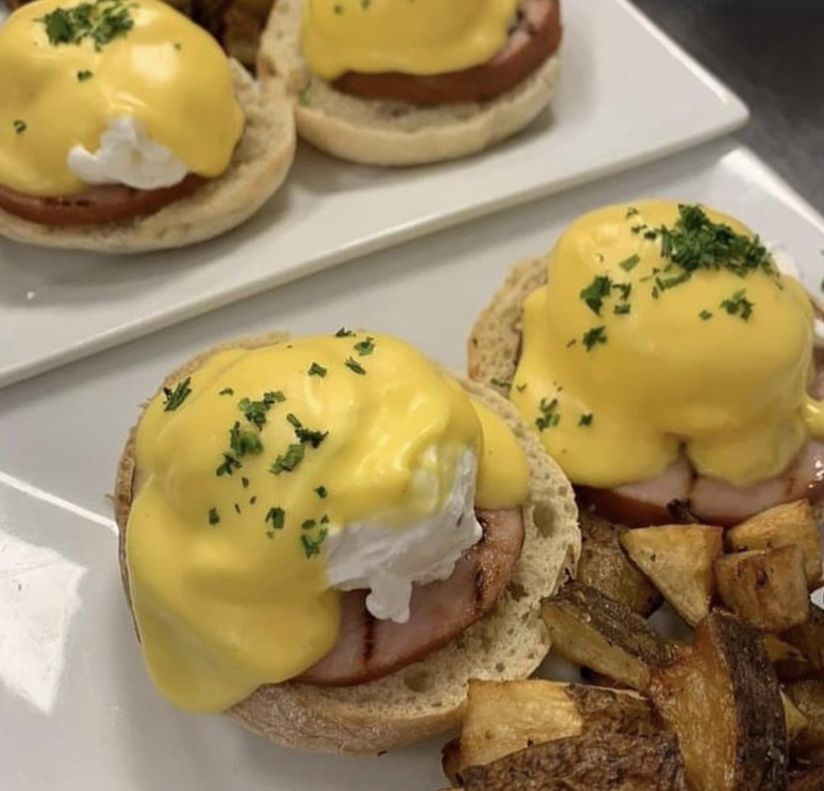 You guys...
Our Brunch selections here at Claddagh Pub are uhhhmazing.
Claddagh Pub has 45 TVs, and we bring you All the Sports all the time.
See you soon!