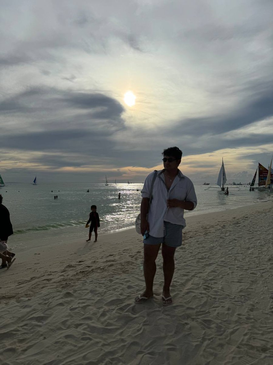 rob_baligad's tweet photo. Breeze of salt air https://t.co/YdieH4vG60