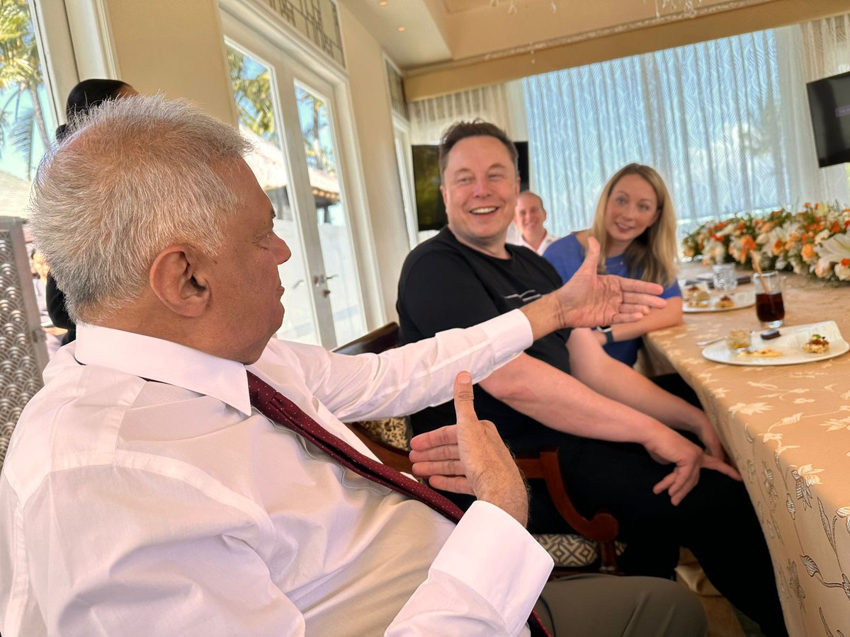 President @RW_UNP met with @elonmusk today during his 2 day visit to Bali with me for the World Water Forum. President and Elon discussed Sri Lanka’s recovery, economic potential, and new opportunities for investment. Great to have two visionary leaders come together for Sri