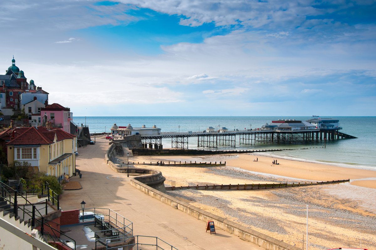 Stunning UK seaside town has breathtaking views and 'best pier in Britain' mirror.co.uk/travel/stunnin…