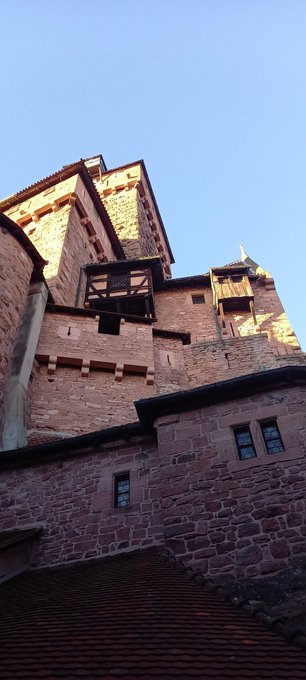 Superbe vue sur le #Château du Haut-Koenigsbourg merci @Antalunet. L'#Alsace est belle faisons le savoir. #BaladeSympa #MagnifiqueFrance