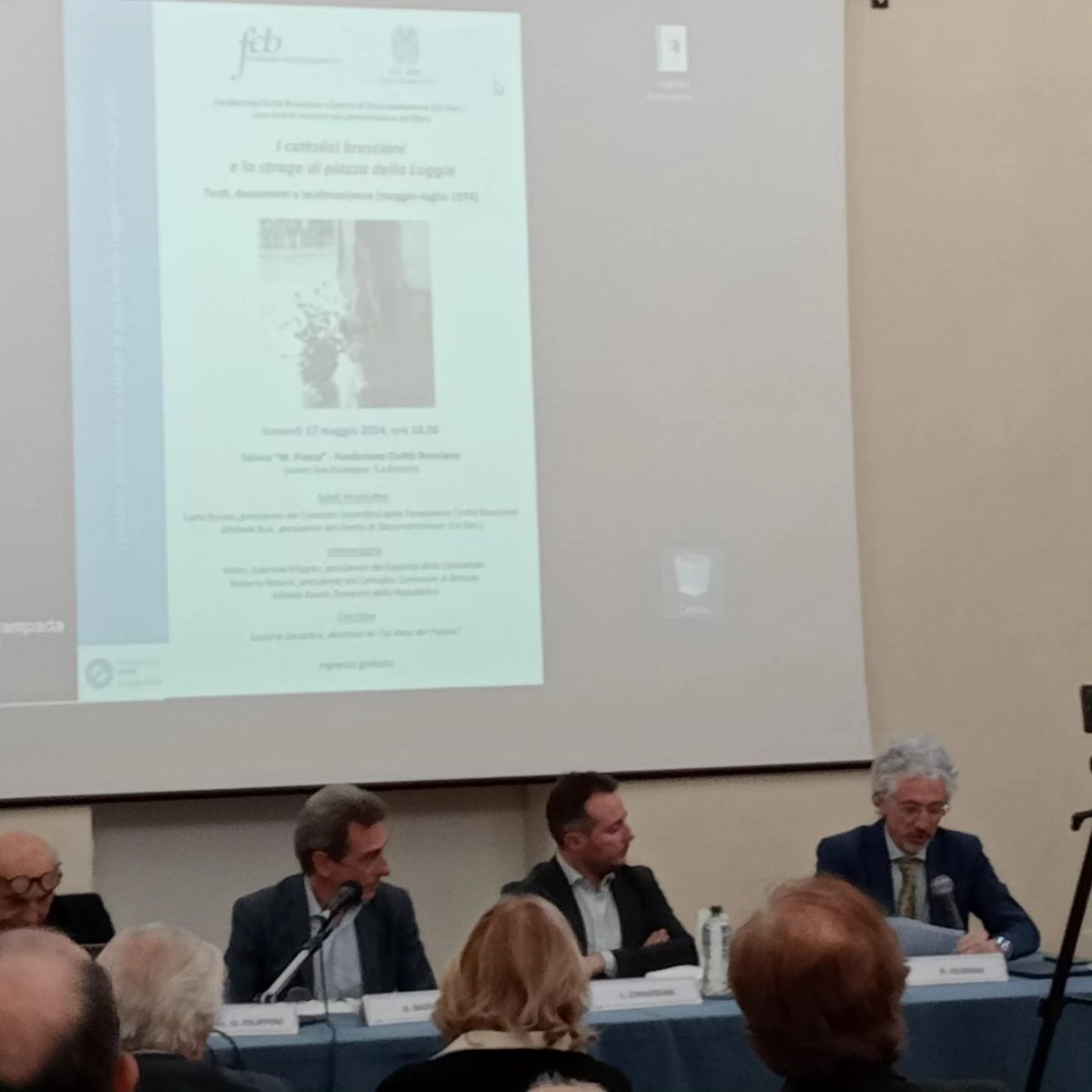 michele_busi's tweet photo. Intenso pomeriggio a #Brescia per la presentazione del libro del @centro_ce https://t.co/BNT3QvjeOc