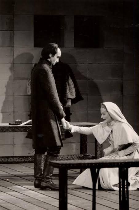 @fasc1nate John Cazale and Meryl Streep in the stage production Measure for Measure
1976 (Billy Rose Theatre)