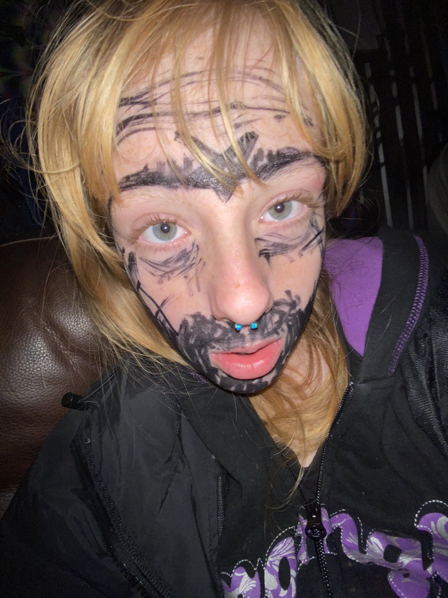 slutwhocuts's tweet photo. Please tell me this is the last heartless slut I date or I will turn into my alter ego Greg https://t.co/6WJRnCwbV2