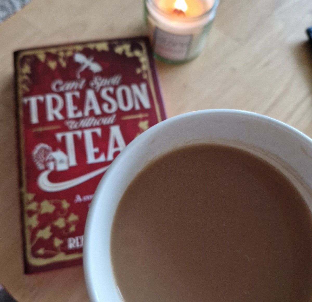Second book of the weekend. This one has a vastly different tine to the last.

Have you read Can't Spell Treason Without Tea?

Did you manage to get to your weekend reading?

#sundayreading #booktwitter #currentlyreading