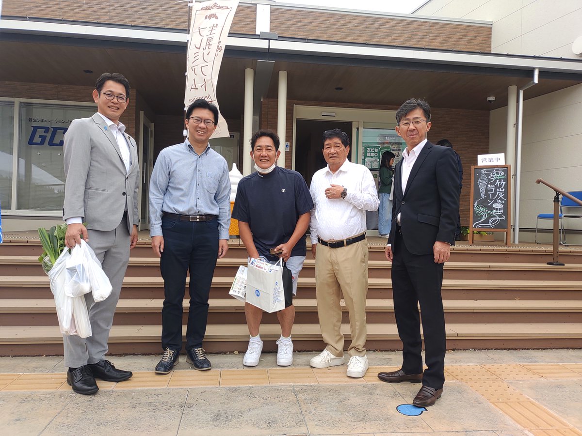 kawakami475's tweet photo. 週末はイベント目白押し❗
『#米子市民大茶会』
『#KAIKEテラス 感謝祭』
『#春の文化祭』
『新開西3区子ども会主催バザー』
お誘いいただき参加しました😉
お疲れ様でした&ありがとうございました😊
#米子市公会堂 #皆生 #米子市文化ホール
#マスクドサチ #伯耆のきのこ #YOUDESIGN
#河上定弘 https://t.co/Pgajgrzw3u