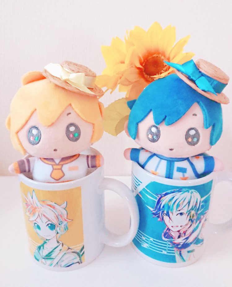 kagamine len ,kaito (vocaloid) looking at viewer smile blue eyes shirt blonde hair hat blue hair  illustration images