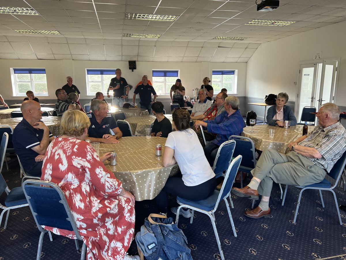 Remembering Tex Lane yesterday at ⁦<a href="/readinghc/">Reading Hockey Club</a>⁩ 
Fantastic turnout from ⁦<a href="/NPUAhockey/">NPUA</a>⁩ ⁦<a href="/SouthCentralHo2/">South Central Hockey</a>⁩ ⁦<a href="/WestHockeyOfcls/">Officiating within West Hockey (Blue Tick)</a>⁩ &amp; around the country. 
“Umpires” team played ⁦<a href="/EnglandHockey/">England Hockey</a>⁩ O35. 

“Box” started the memories followed by many in the room.