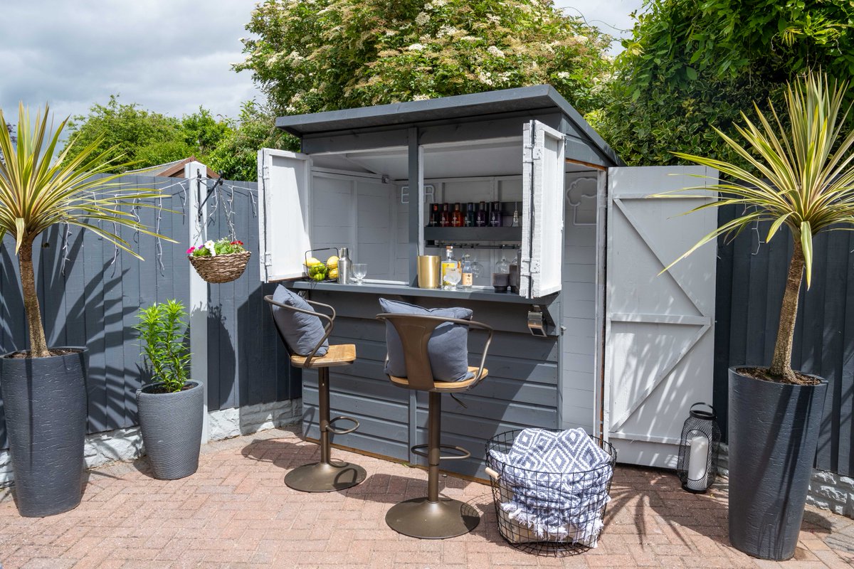 PICTURE THIS 📸 Spending a ☀️ Bank Hol weekend in your very own garden bar... 😎 😍✨ BLISS 😆 🛒 >> bit.ly/4anPTwg