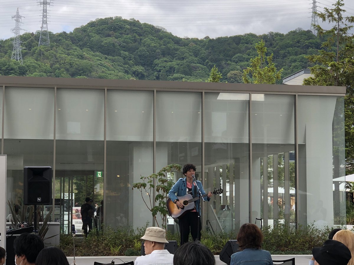 HOTLINE_Acopara's tweet photo. 【アコパラフェス】

もう残りたったの2組！楽しい時間は一���です😭
12番は"長嶺賢志"さん！
歌の迫力はもちろんのこと、音楽に入り込んでいて魅力的でした🎶

#アコパラ 
#アコパラフェス https://t.co/I724tL2fal