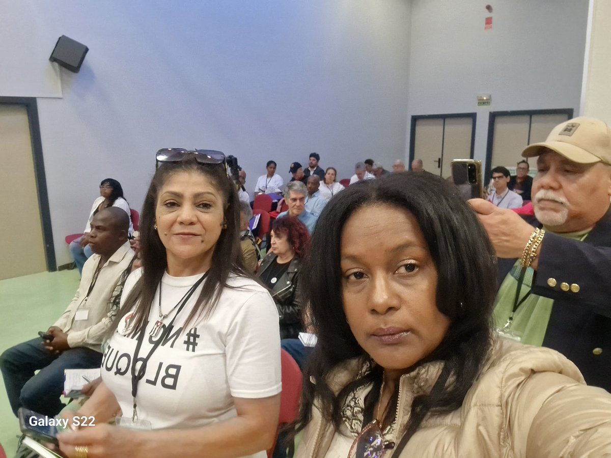 Con la poesía de Silvio Rodríguez, hay que decir:
"Me han sorprendido un montón de mujeres, mujeres de fuego,..."
No hay Revolución posible sin la participación de la mujer...estas marianas han dado el punto cúspide al concluido #ECRE2024MADRID
¡Gracias!
<a href="/EspanaFmc/">FMC España</a> 
<a href="/CubaECRE/">Cubanxs - ECRE</a>