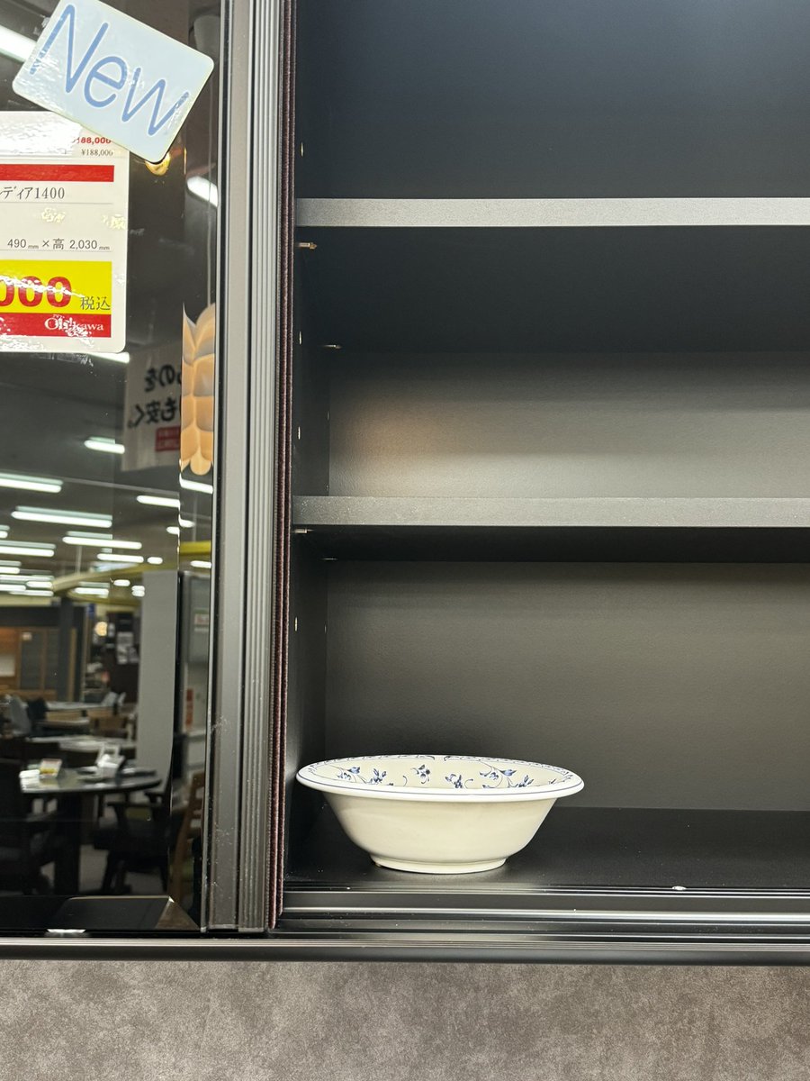 戸田店】 #松田家具 の食器棚『クレディア』をご紹介します。 カラー