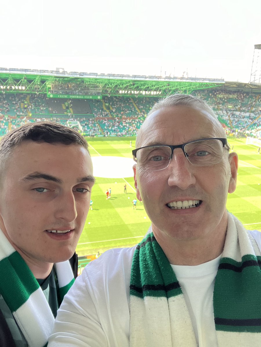 Trophy day with family @ACSOMPOD @CelticFC 💚🍀