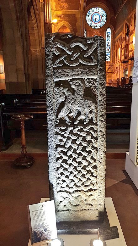 #StandingStoneSunday The surviving fragment of the Govan Cross, also known as the Jordanhill Cross, which was produced in the early medieval period by the Brittonic Viking-age Kingdom of Strathclyde. #Archaeology #History