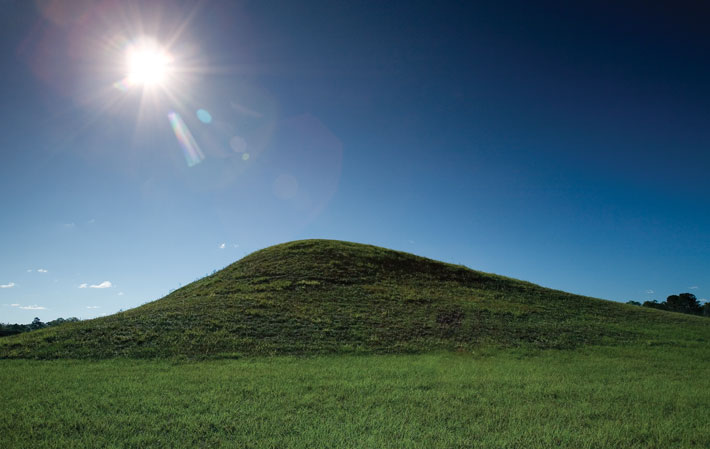 After being closed for 5 years due to extensive tornado damage, Texas' Caddo Mounds State Historic Site is once again open to the public. Some 1,200 years ago, members of the Hasinai confederation of the Caddo people established a ceremonial center there.

archaeology.org/issues/132-140…