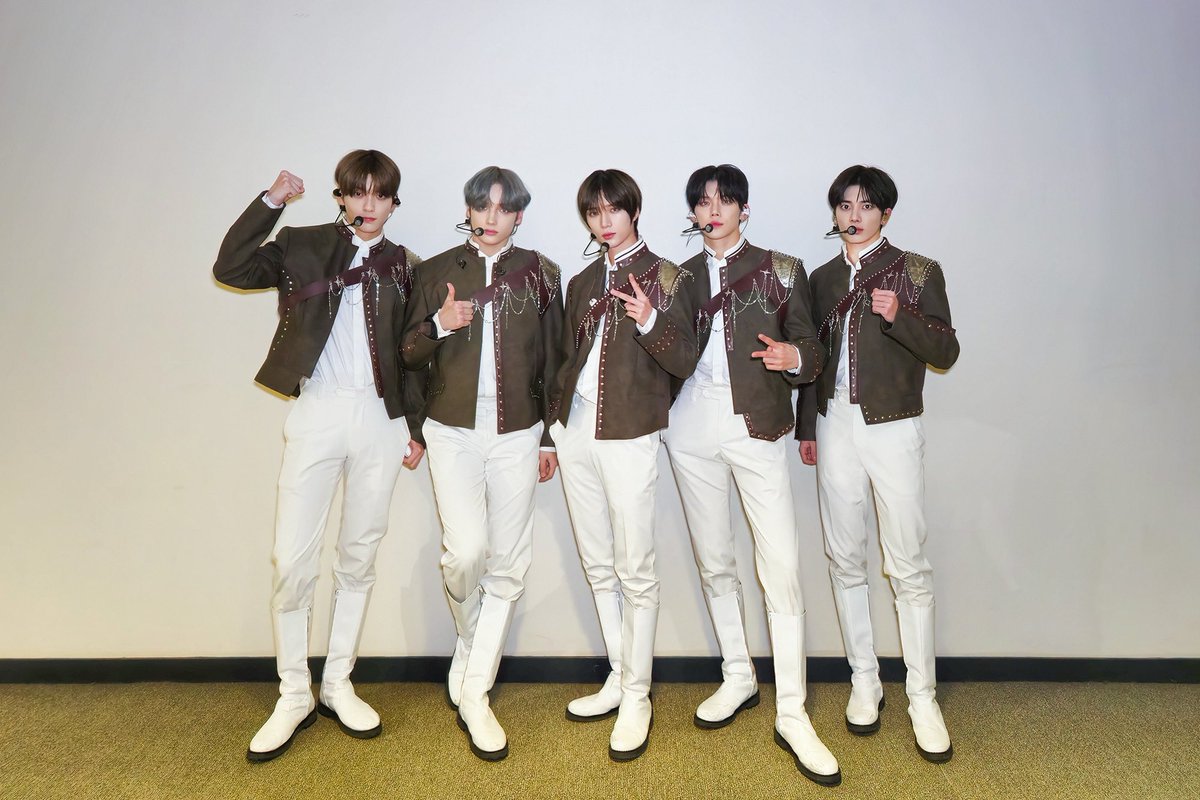 TXT MOA X TOGETHER 限定パーカー TXT MOA X TOGETHER ファンライブグッズ フーディー パーカー