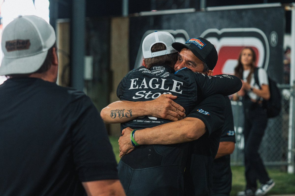 GWRacing_'s tweet photo. 𝗣𝗔𝗥𝗞𝗘𝗗 𝗜𝗧!!!🥇 

@GaretWilliamson picks up his first 410 win at @knoxvilleraces!! 

———
Qualifying: 7th
Heat: 4th ➡️ 2nd 
A-Main: 2nd ➡️ 1st 
——— 
📸: @Ascentmedia_ https://t.co/jk3thqTwML