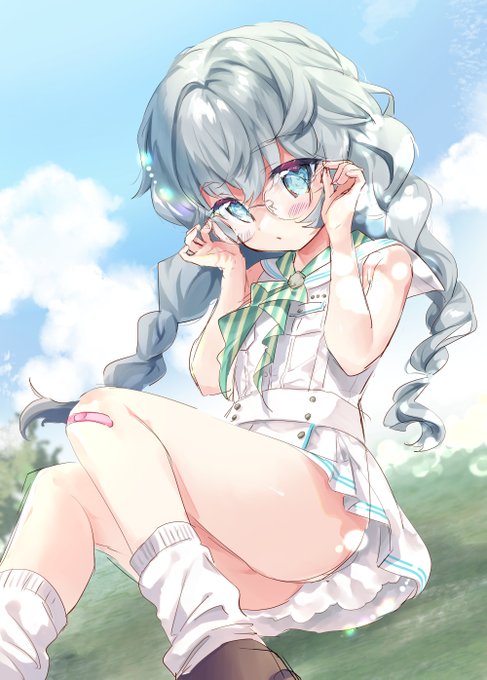 たくさんのおめでとうリプありがとうございました!みなさんのおかげで素敵な1日となりました〜!❤️
嬉しくてテンションが上がったのでガールスカウトちゃんを描いてみました🧣メガネ👓 