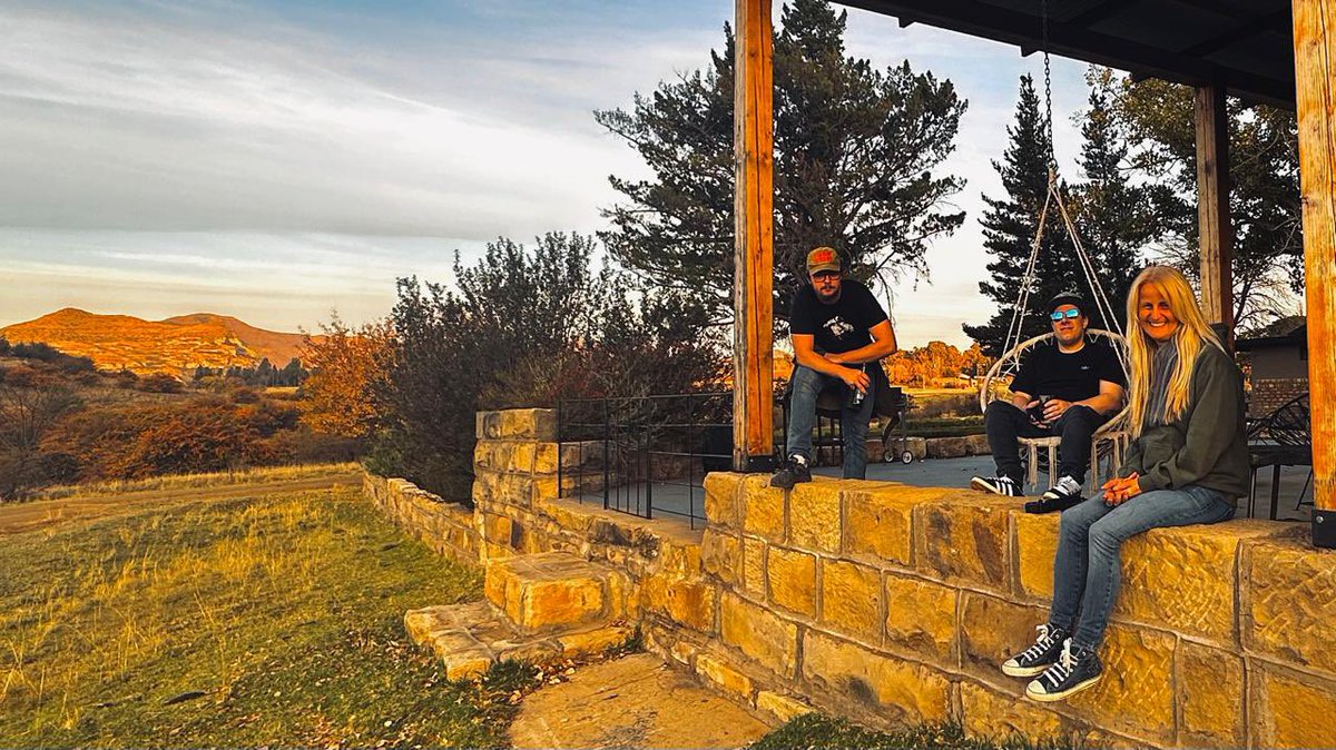 loosplat's tweet photo. A perfect Rosendal evening #FreeState https://t.co/shrc7zjbps