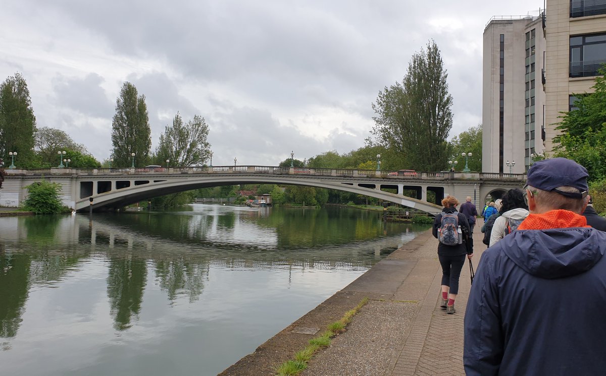 This morning we're leading the Step-Free 3 Bridges Stroll in #ReadingWalksFest along the #ThamesPath, the only National Trail in Reading, and exploring both sides of the river #Sundayvibes @Reading_Bridge @livingreading