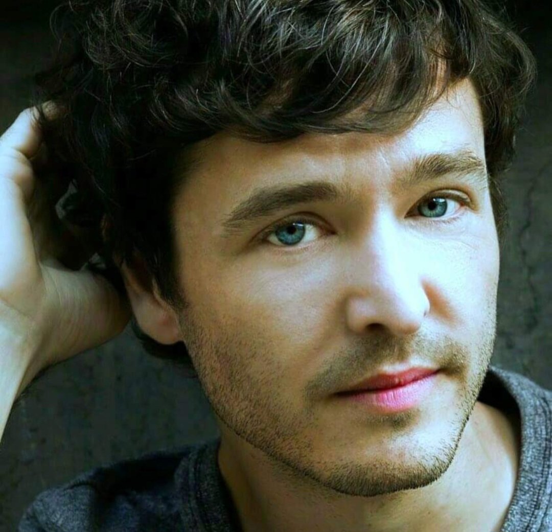 Morning All! #OutVLAnder #Outlander #AllanChristie #AlexVlahos #ChristieCongregation #AlexanderVlahos #VlaVla #Versailles #Vlamour #IrishWish #Netflix #HeartsOfSalt #VLAnditon #CharlesLockhart #Sanditon #TheWindow #SundayVibes #SundayMorning #SundayThoughts #SundayMotivation