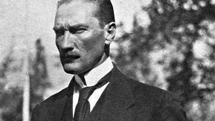 Milli mücadelenin başladığı, bağımsızlık meşalesinin yakıldığı 19 Mayıs Atatürk'ü Anma Gençlik ve Spor Bayramı kutlu olsun. Bize bu toprakları vatan yapan Gazi Mustafa Kemal Atatürk ve yol arkadaşlarını minnetle ve saygıyla anıyorum. #19Mayıs