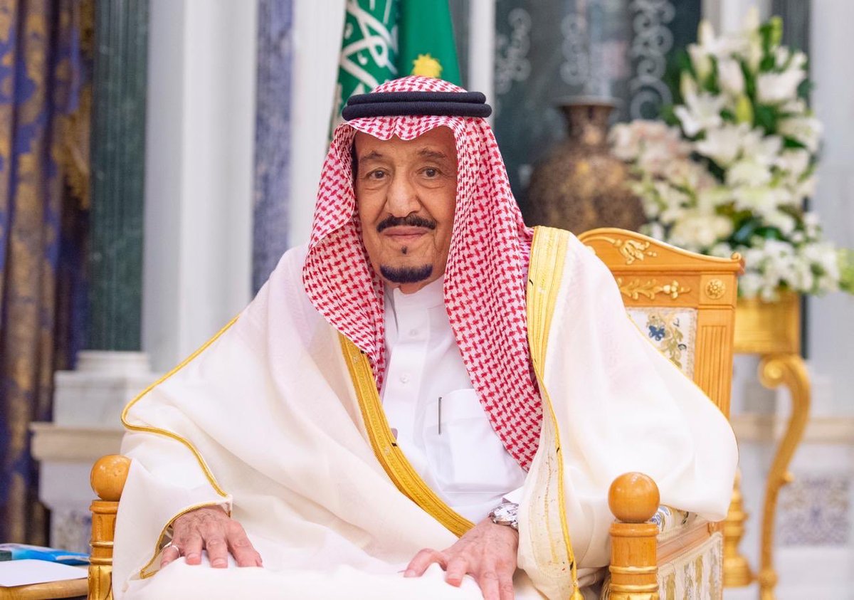 AJELNEWS24's tweet photo. صدر عن الديوان الملكي اليوم البيان التالي:

 " بيان من الديوان الملكي "

 تقرر أن يجري خادم الحرمين الشريفين الملك سلمان بن عبدالعزيز آل سعود - حفظه الله - هذا اليوم الأحد 11 ذو القعدة 1445هـ الموافق 19 مايو 2024م فحوصات طبية في العيادات الملكية في قصر السلام بجدة، حيث يعاني - حفظه الله - ارتفاعاً في درجة الحرارة وألم في المفاصل، وقد ارتأى الفريق الطبي المعالج عمل بعض الفحوصات لتشخيص الحالة الصحية وللاطمئنان على صحته.

 حفظ الله خادم الحرمين الشريفين ومتعه بالصحة والعافية.