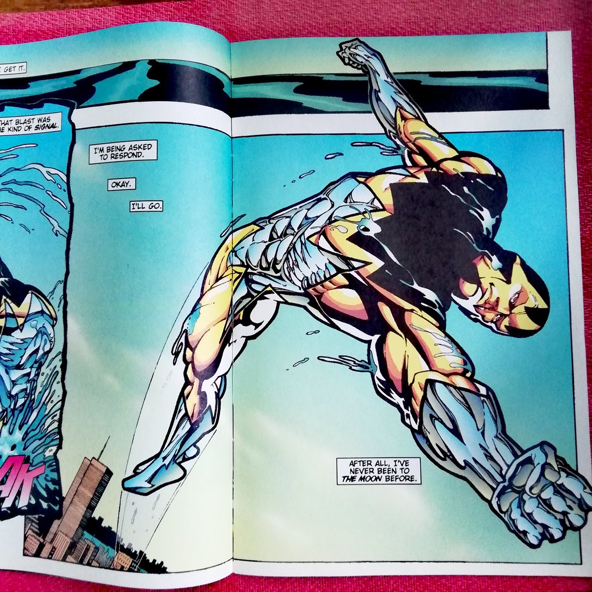 SCARCEXL's tweet image. La curiosité du jour: 1st man série creator owned d Andy Smith prepublié sur le net en 1996 (précurseur !), coecrite par Rob Snyder et reécrite avec plus d humour pour une sortie chez Image en 1997. Super design de persos, ça fait penser à The Firsts de Crossgen. 1 seul numero 😭