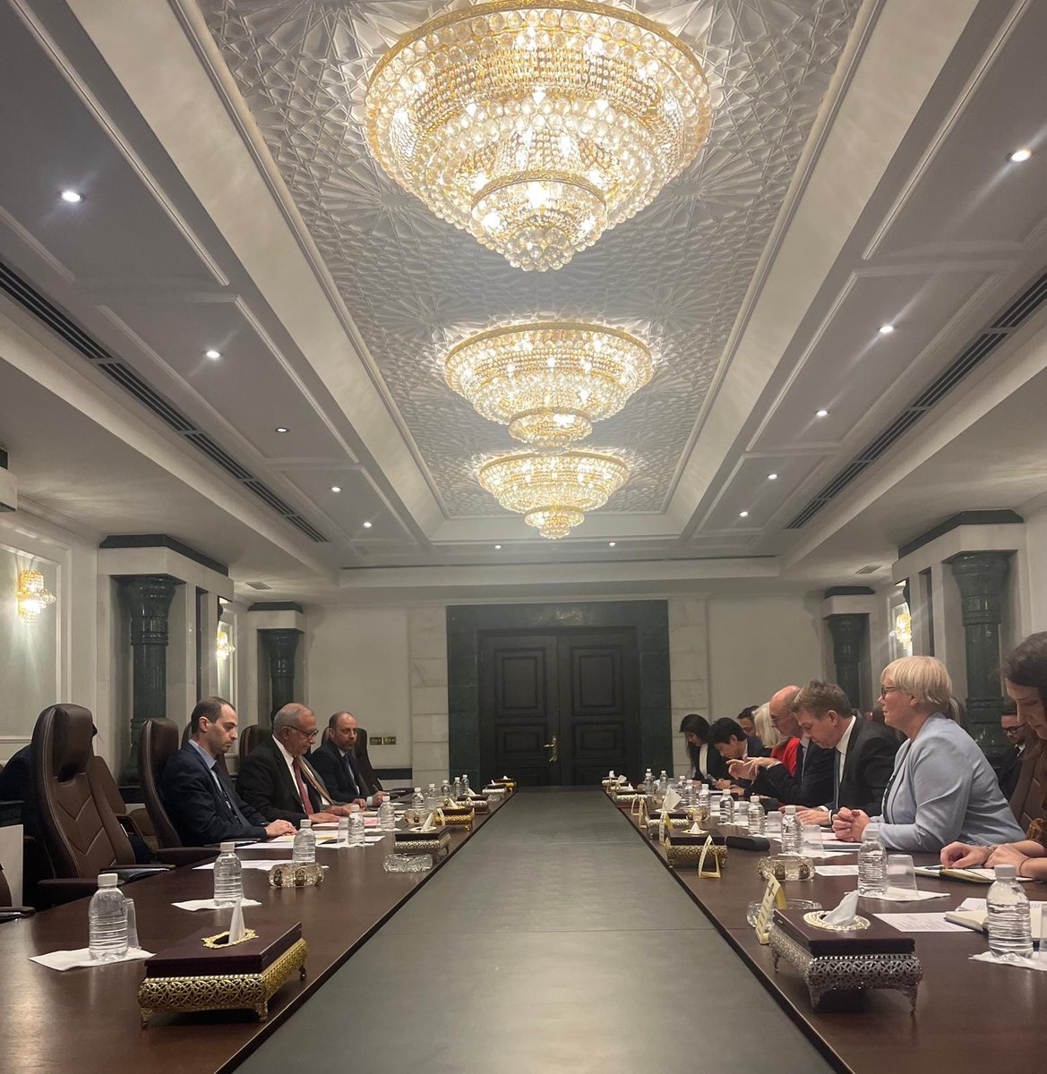 Last week 🇬🇧 🇫🇷 Co-Chairs @SCHitchenFCDO & @FrPatrickDurel hosted the latest International Economic Contact Group meeting with @IraqiPMO. IECG members are committed to supporting the Government of Iraq: deliver its economic reform plans build a bright future for Iraq’s economy