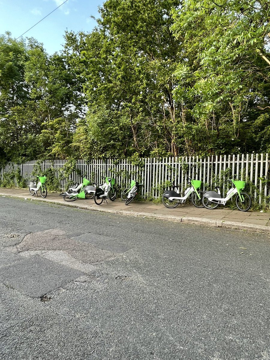 Lime bikes are blocking our pavement… #Lime #limebikes can you collect asap! Alexandra Road N10