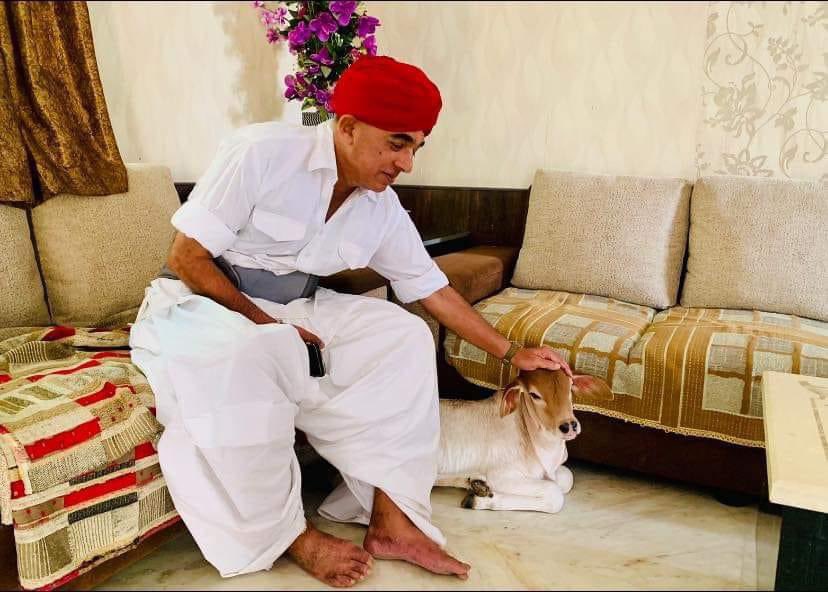 सरल हृदय व सादगी की प्रतिमूर्ति पूर्व सांसद आदरणीय कर्नल मानवेंद्र सिंह जी जसोल को जन्मदिवस की हार्दिक बधाई एवं शुभकामनाएँ । 

हम आपके उत्तम स्वास्थ्य एवं दीर्घायु जीवन की कामना करते है।
@ManvendraJasol