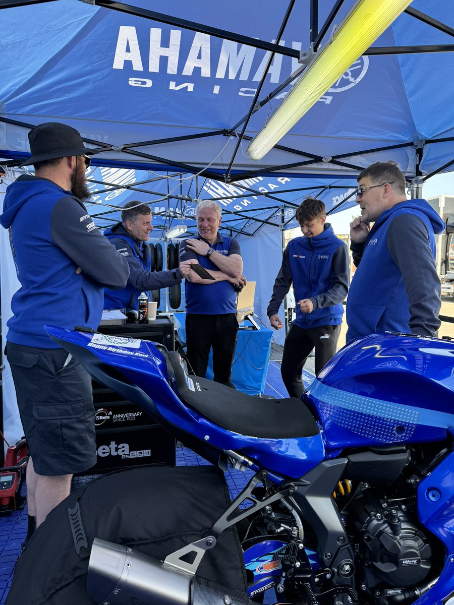 Happy Sunday from the Rev2Race set-up here at Donington Park! 🤩 The R7 boys are out on track shortly for a brief warm-up session, ahead of a second race of the weekend at 10.30! 👀 #YamahaRacing #RevsYourHeart #RWorld