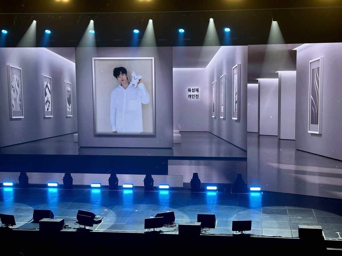 블루스퀘어 마스터카드홀 2층 실질3열 통로시야 !
일단 의자가 짱 편하고 시야 미쳤숩니닷,,💫
💖1.0 기본줌 / 실제시야💖