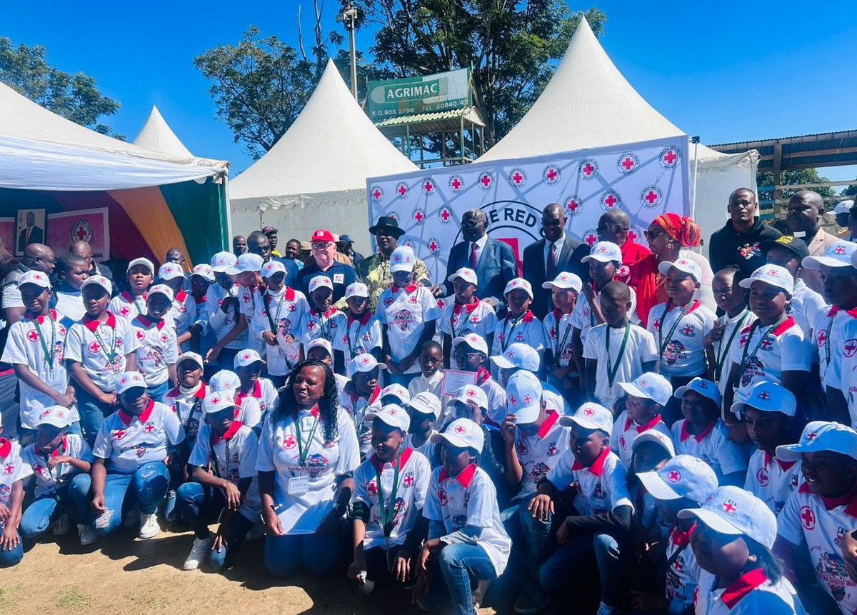 ZrcsRed's tweet photo. The government has expressed satisfaction with @ZrcsRed work in alleviating human suffering
across the country.
Speaking at the belated #WRCD celebrations in Gweru, MoD Minister applauded @ZrcsRed for critical & timely contributions
in addressing the needs of the vulnerable. https://t.co/toJRIpyHW4