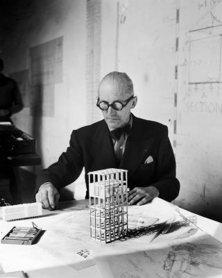 Acquisition News! @FondationLeCorb received a generous gift by #LeCorbusier from Magda Rebutato, widow of Robert Rebutato, Le Corbusier's collaborator & godson, including 34 drawings, 6 lithographs, 2 rhodoïds, 2 plans, 4 posters, as well as 2 lithographs by M. Ghika…