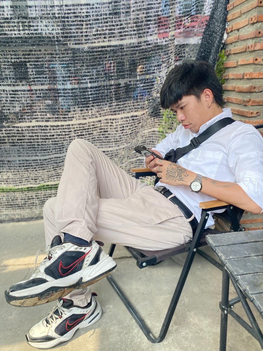 Itmysafezone's tweet photo. งานแต่งทีไรเป็นได้แค่คนห่อกับข้าว
ไม่หล่อแคฃถมห่อกลับ 🤦🏻‍♂️😂 https://t.co/kT6ARUOnup