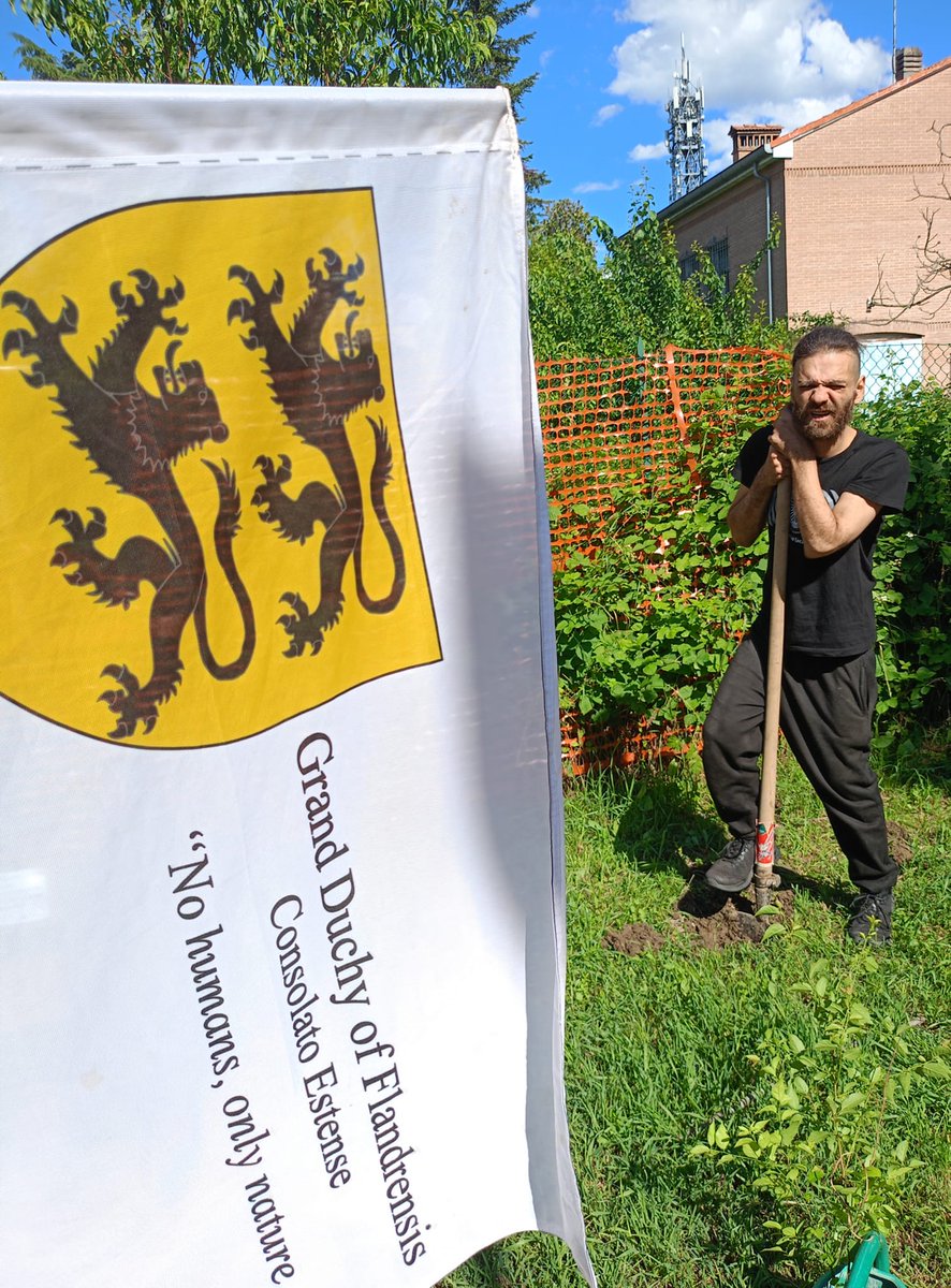 Flandrensis_Gov's tweet image. Flandrensians on the move (Flandrensian Consulate in the estense region/ Ecological Sanctuary of Ca' Pallai) 🌳🌿 #savetheplanet #planttrees #micronations