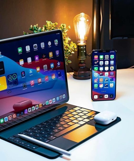 LucasMestreIA's tweet image. Não entendo por que as pessoas não usam IA em seus telefones.
A IA pode facilitar sua vida e aumentar a produtividade geral.
Aqui estão 10 maneiras de usar a IA em seu telefone (gratuitamente) 👇